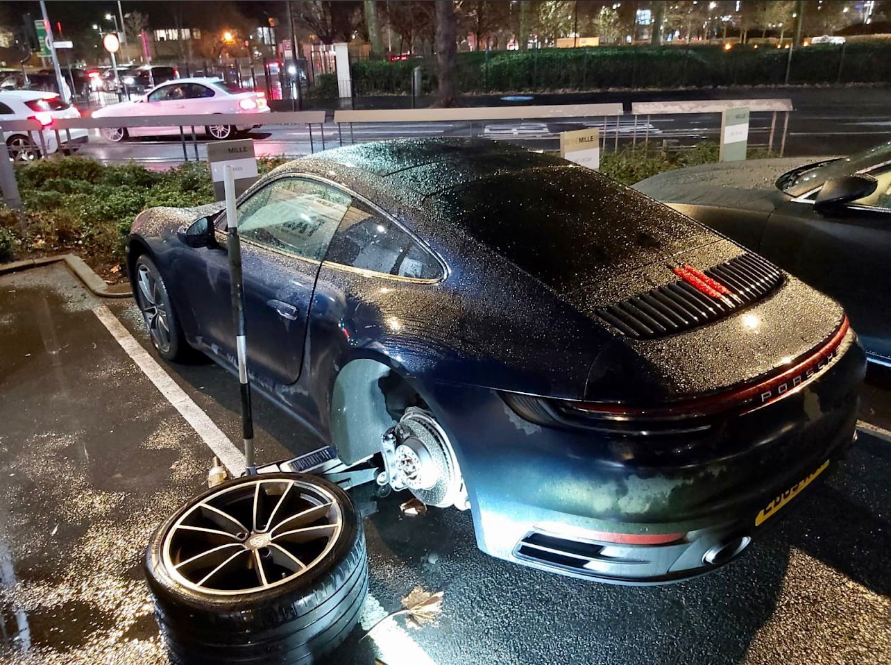 Mobile tyre fitting service