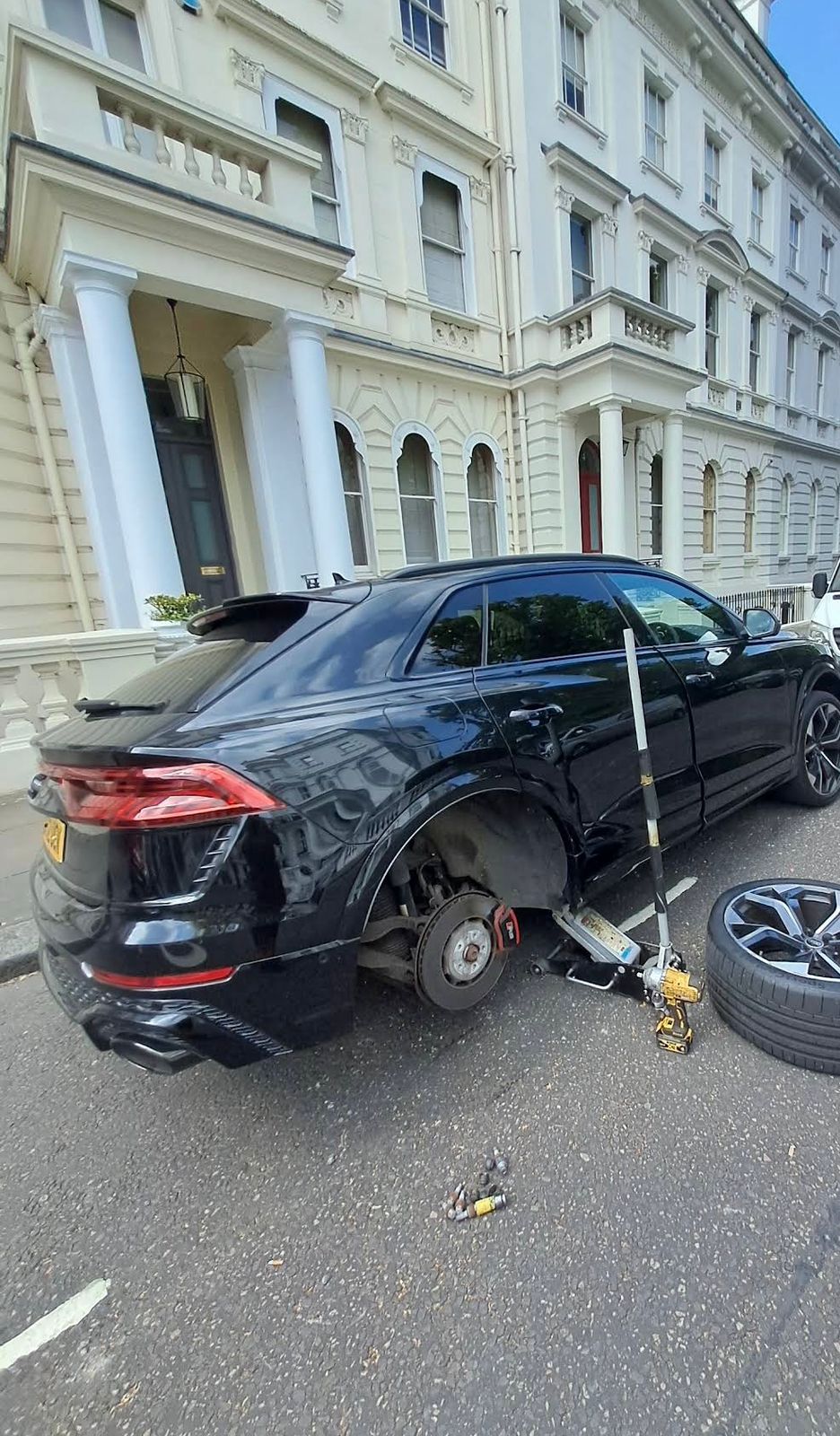 Mobile tyre fitting service